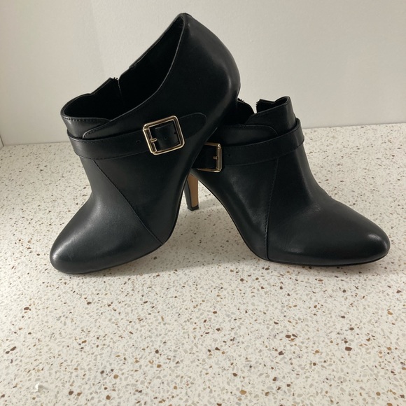 EUC Vince camuto booties - Picture 3 of 5